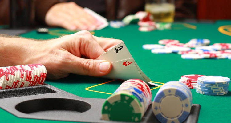 Cara Bermain Poker Texas Holdem